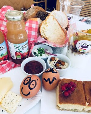 Breakkie at Living in Geel