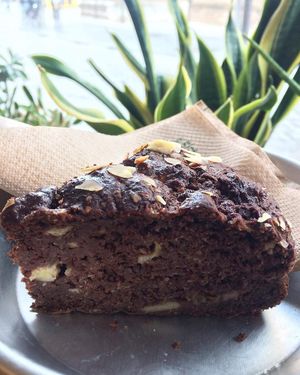Vegan banana bread at Living in Geel