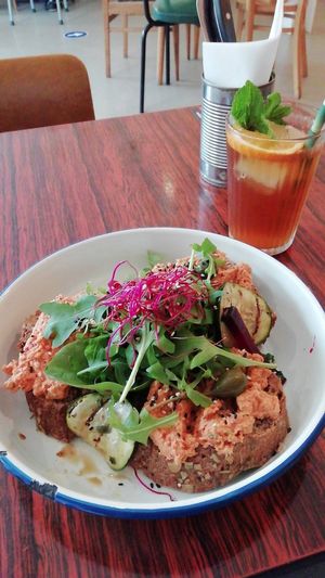 Bread with carrott hummus at Living in Geel