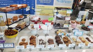  at Carina's Bakery in Beaverton