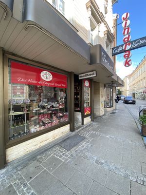 Storefront  at Konditorei Jindrak in Linz