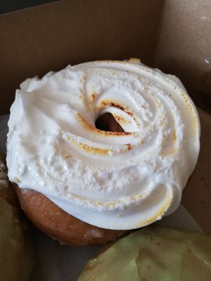 Donut pie de limón at Donut Corp - Nueva Los Leones in Santiago