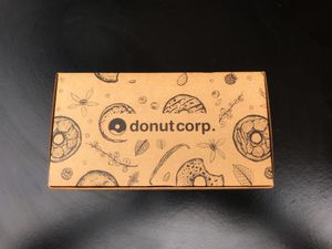 caja para llevar, cartón at Donut Corp - Nueva Los Leones in Santiago