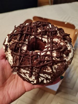 Donut cookies and cream at Donut Corp - Nueva Los Leones in Santiago