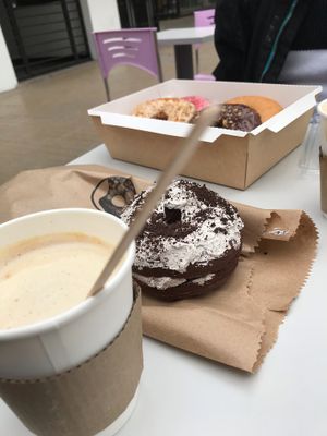Oreo Donut (2$), Cappuccino and box of four  at Donut Corp - Nueva Los Leones in Santiago