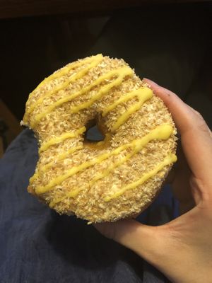 Dona mango maracuyá coco  at Donut Corp - Nueva Los Leones in Santiago
