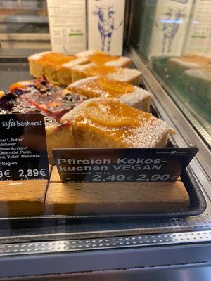 Vegan tarts at the bakery. at LPG Biomarkt - Prenzlauer Berg in Berlin
