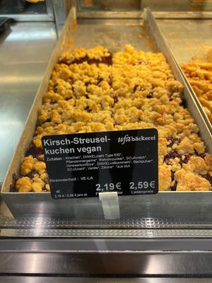 Vegan tarts at the bakery. at LPG Biomarkt - Prenzlauer Berg in Berlin