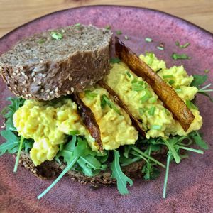 Sandwich ‘Eggsalad with bacon’  at Wildgroei in Delft