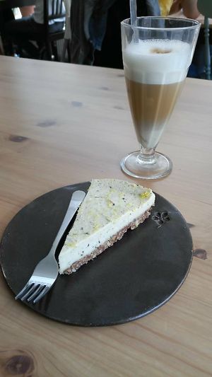 Lemonchesecake with Latte Macchiato at Wildgroei in Delft