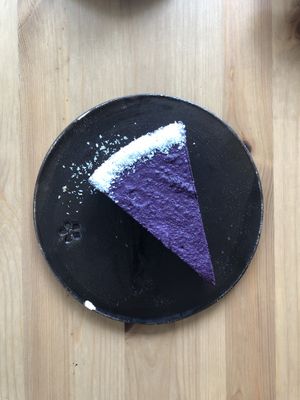 Blueberry cheesecake at Wildgroei in Delft