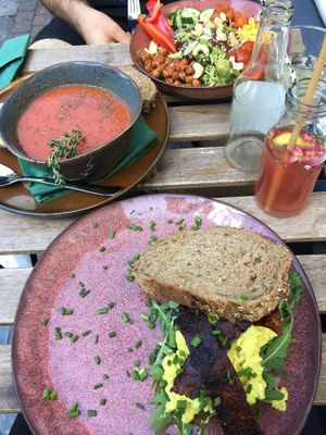 Eggsalad+bacon sandwhich, paprika+tomato+thyme soup, buddha bowl. and rose lemonade!!  at Wildgroei in Delft