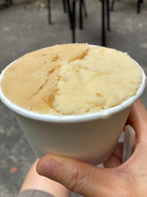 Longan and pineapple combo fruit ice: huge serving at BeiMen Feng LiBing in Taipei