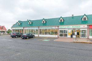 Front of Gatineau Gréber Store at La Boite à Grains - Village Gréber in Gatineau