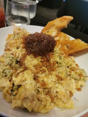 Smoked Gouda mac n cheese at The Vegan Hippie Chick in Welland