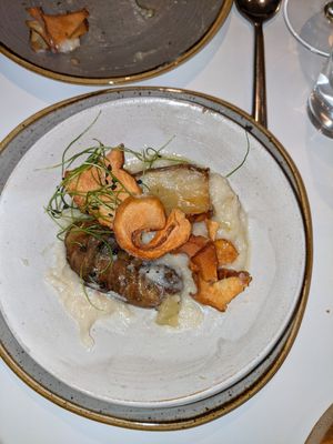 Jerusalem artichokes with parsnip crisps in apple foam at South Street Kitchen in Sheffield