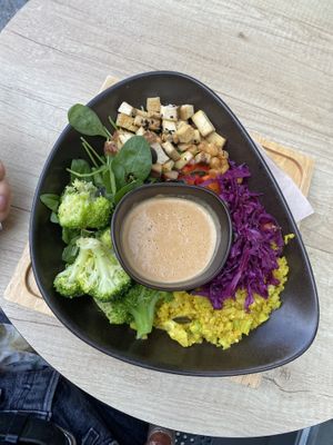 Mixed bowl with cauliflower rice (13,90€)  at Nährstoff-Reich in Bochum