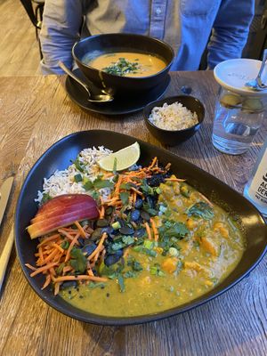 warmes süßkartoffel curry  at Nährstoff-Reich in Bochum