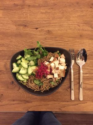 Japanese Bowl with soba-noodles, smoked tofu, cucumber and a super tasty asian dressing at Nährstoff-Reich in Bochum