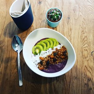 yummy vegan Acai bowl at Nährstoff-Reich in Bochum