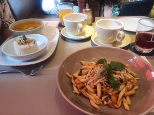 Pasta and Curry at Joma in Vienna