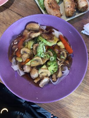 96. rice noodles vegan meat tofu mushrooms soy sauce   at Anan Saigon Streetfood in Utrecht