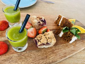 High tea zoet at Black & White Kafe in Breda