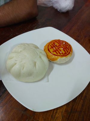 Dumpling and cake at Ahaa Boer Vegetarian Food in Battambang