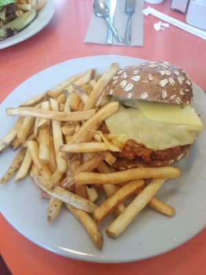 Vegan Chilli Burger at Swinger's Diner in Santa Monica