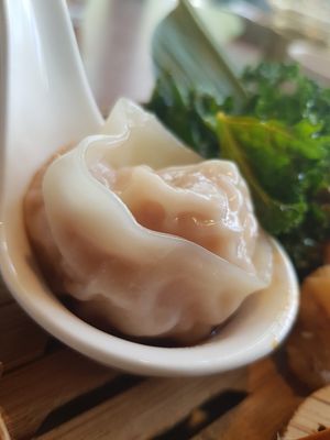 Sichuan Omnipork and cabbage steam dumpling at Empress in Central Singapore