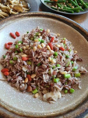 Fried brown rice medley at Empress in Central Singapore