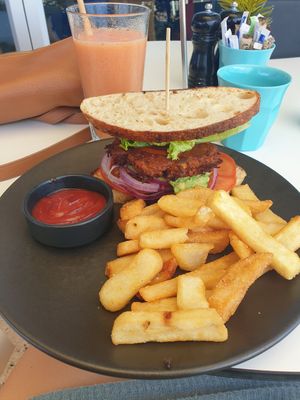 Vegan hippie burger at The Foreshore in Nightcliff