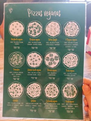 Carta con 12 tipos de pizzas veganas at Verde Rucola in Cordoba