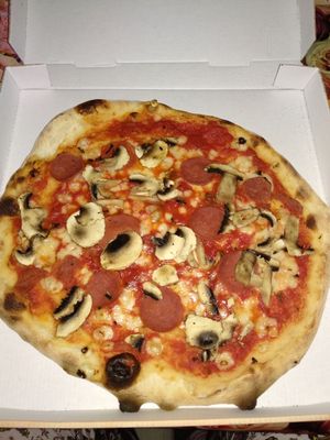 Pizza vegana at Verde Rucola in Cordoba