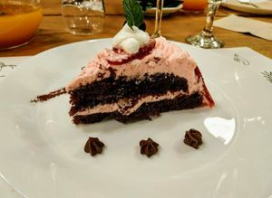 Torta cioccolato e fragole at Ovita in Bari