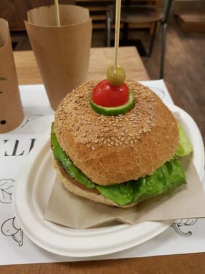 Burger at Ovita in Bari
