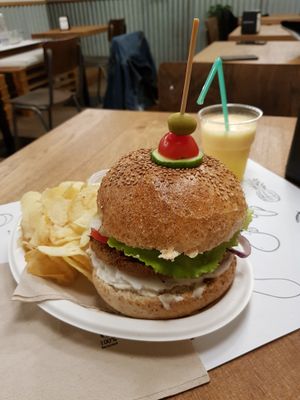 Smoky burger at Ovita in Bari