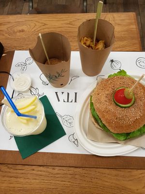 Soy burger, apple smoothie, nuggets and potatoes at Ovita in Bari