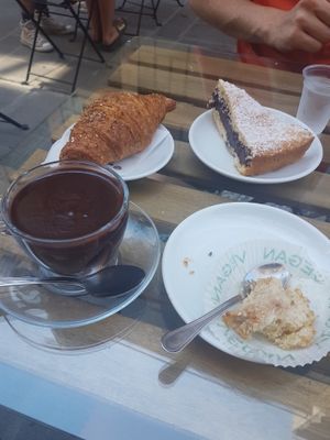 Deserts at Ovita in Bari