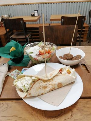 beach salad, mushroom nuggets and the chefs speciality at Ovita in Bari
