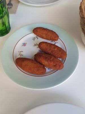 Croquetas de puerros y champiñones at Vegani in Sevilla