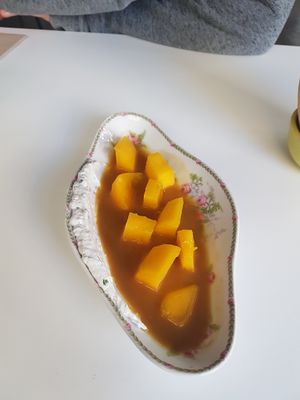 Mango con slgo wue no recuerdo at Vegani in Sevilla