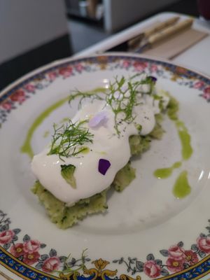 Ensaladilla de brócoli y patata. Buena, pero sin más. at Vegani in Sevilla