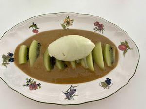 Ice cream with kiwi & curry!  at Vegani in Sevilla