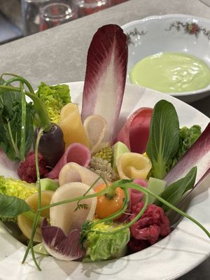 Witlof salade met dipsaus om te delen  at Vegani in Sevilla