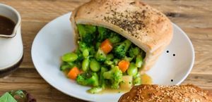 Vegemare - Broccoli and edamame beans at Wild Kiwi Pies in Valby