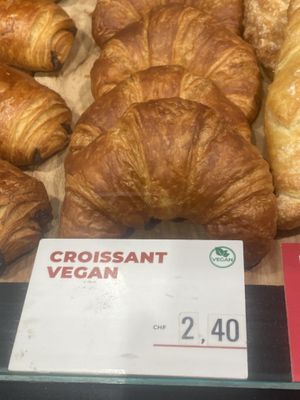 Clearly labeled vegan croissants among the non-vegan  at GVA - Bistrot Geneve - T1 in Geneva