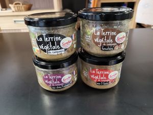 Vegan terrine / spreadable with olives, pepper mix, or mushrooms at Biomonde in Luneville