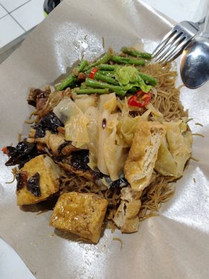 Bee Hoon will 3 dishes $4 at Sheng Xian Vegetarian Stall in West Singapore