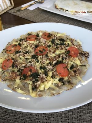 Like a pizza/rosti with tofu, vegan cheese, tomato and pesto at Vida Bistro in Rio De Janeiro